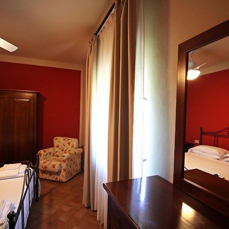 Agriturismo Casale Dello Sparviero Castellina in Chianti Bagian luar foto
