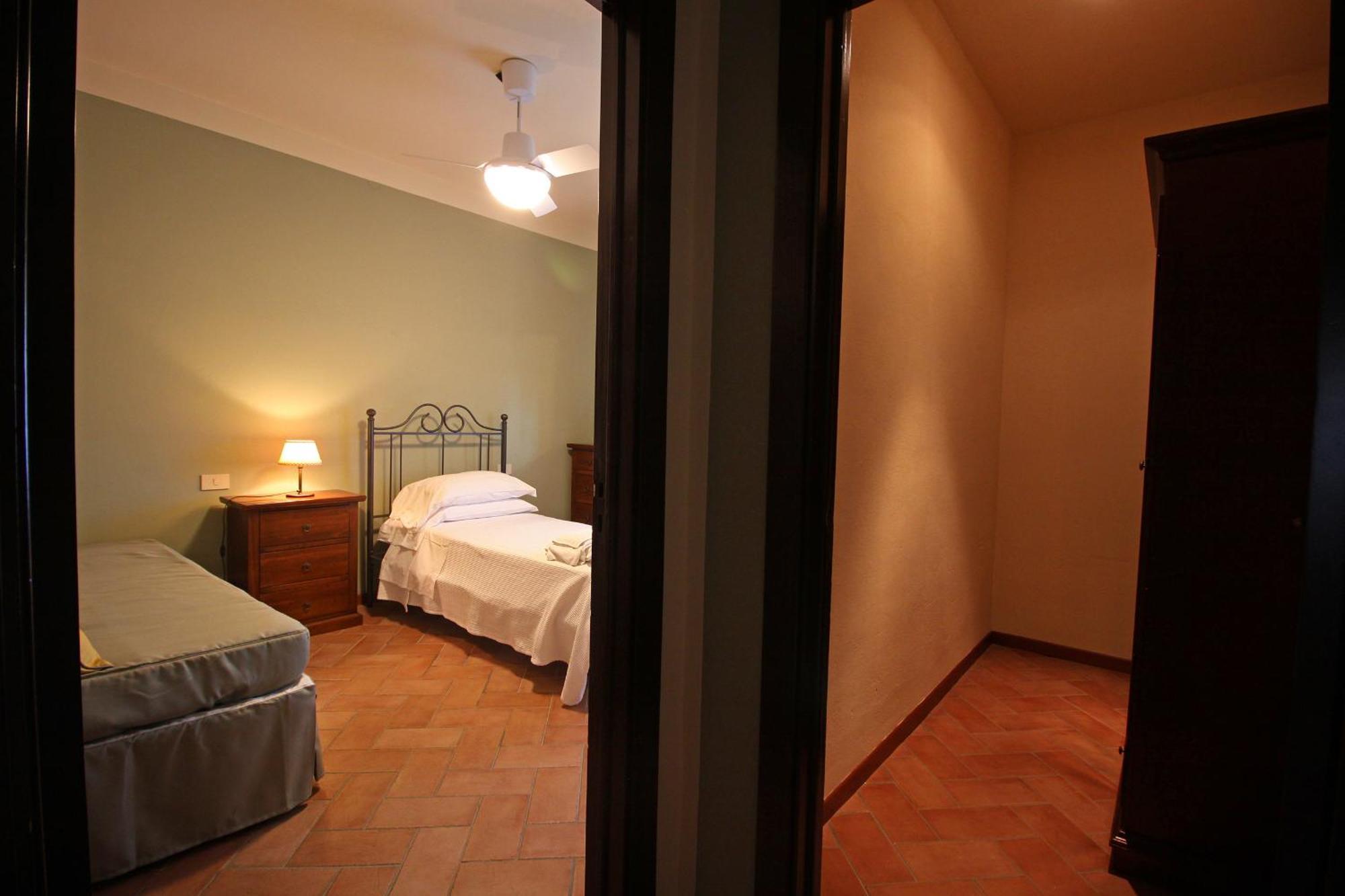 Agriturismo Casale Dello Sparviero Castellina in Chianti Ruang foto