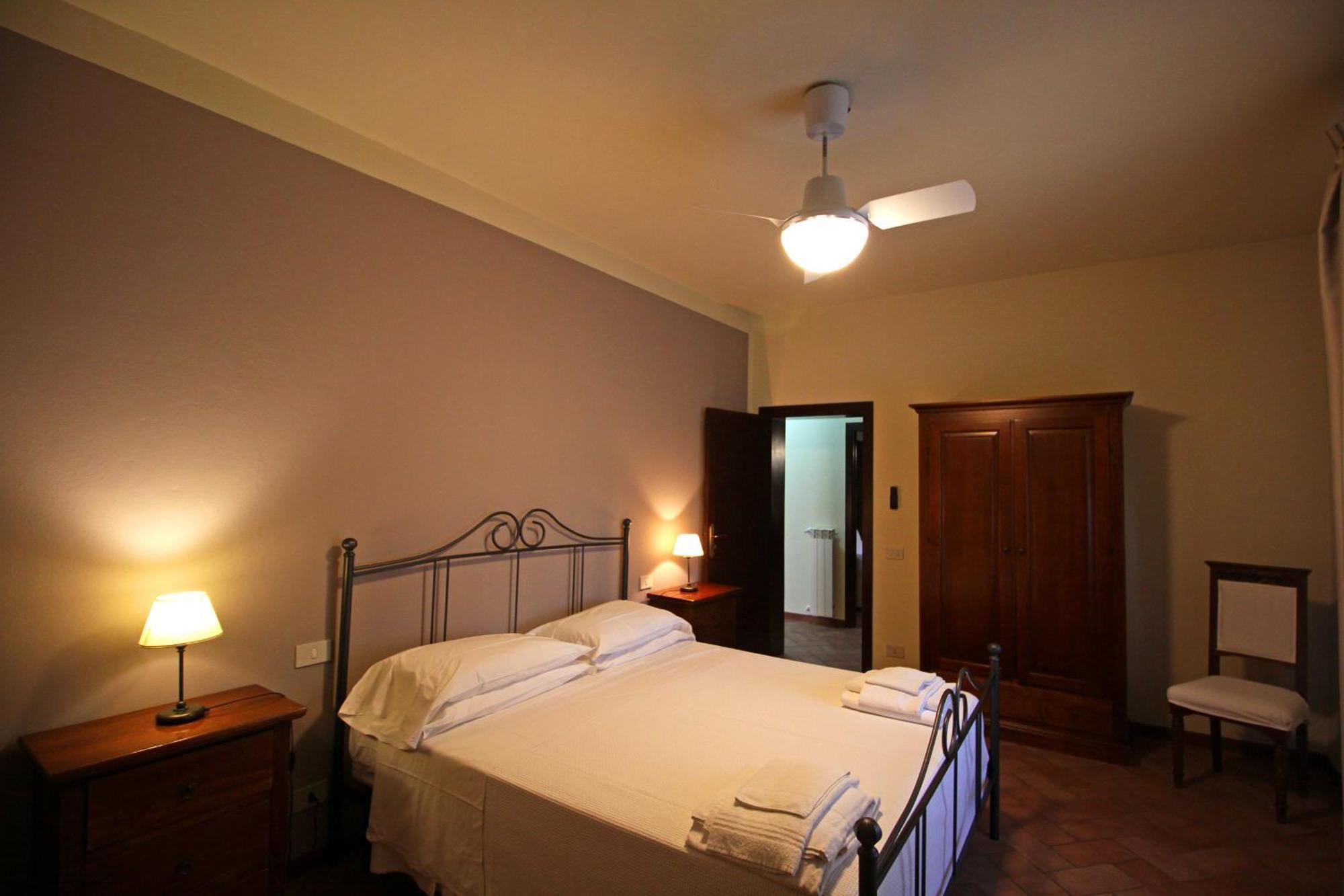 Agriturismo Casale Dello Sparviero Castellina in Chianti Ruang foto