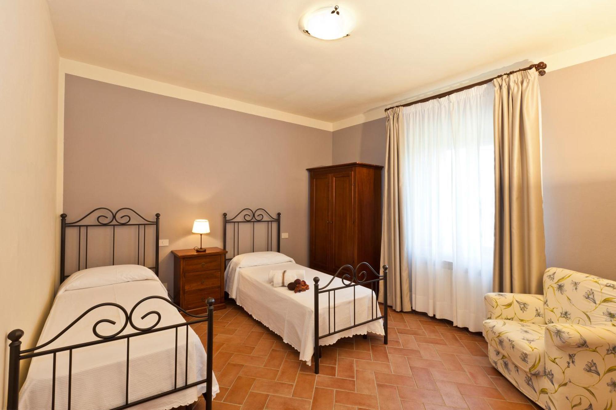 Agriturismo Casale Dello Sparviero Castellina in Chianti Ruang foto